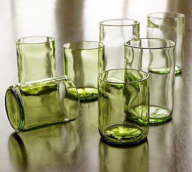 O que pode ser feito a partir de uma garrafa de vidro? Idéias interessantes para casa e casas